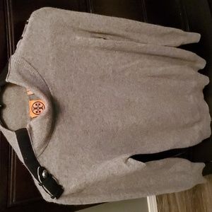 Tory Burch grey cashmere sweater in Large